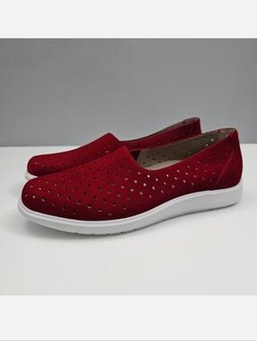 Munro Ridley Sneaker Womens 9 Red Nubuck Slip On Comfort Perforated Loafer